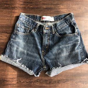Levi’s 505 Cropped Shorts